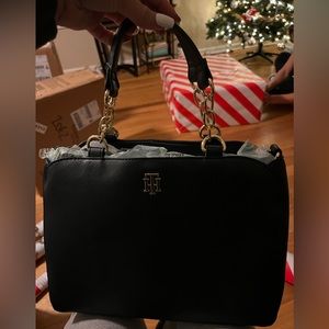 Brand new Tommy Hilfiger Purse. Originally 128.00